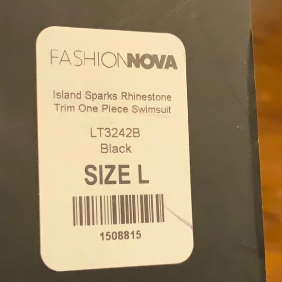 Island, sparkles, rhinestone tram, one piece swimsuit size large - Picture 3 of 3